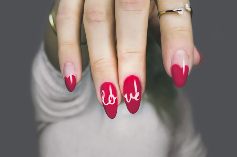 Pembe nail art tasarımı