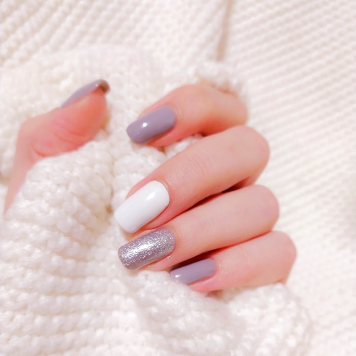 Simli ve pastel tonlarda nail art